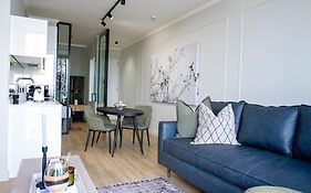 Executive Apartment At Ellipse Waterfall